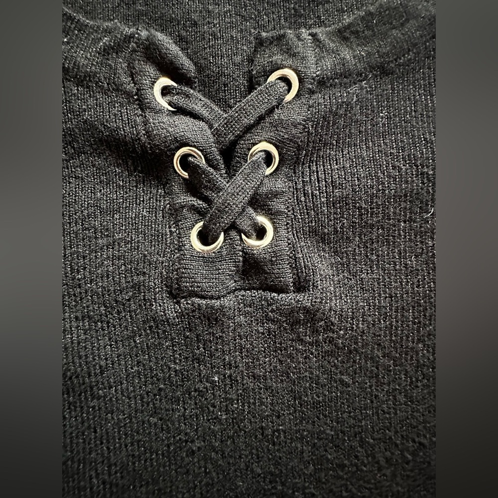White House Black Market Black Knit stretch XS Top - Picture 3 of 6